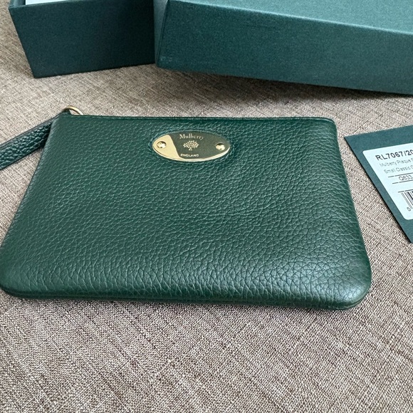 Mulberry Green Leather Coin Purse with Gold Accents - Picture 5 of 6